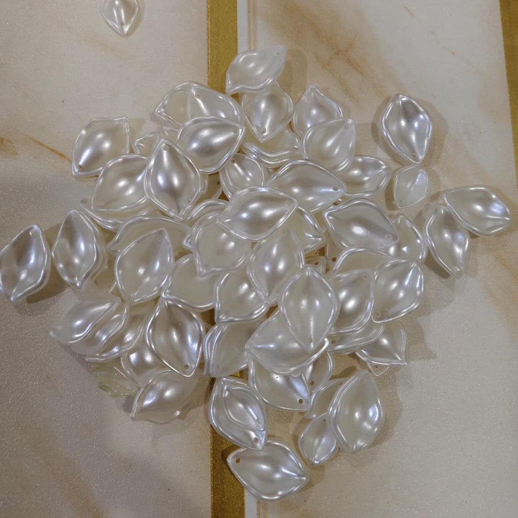 Pearl Mini Petals-White